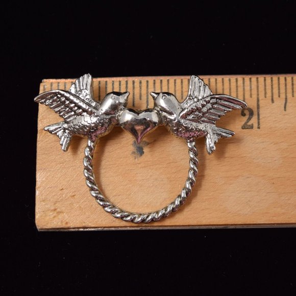 Vintage Love Birds Heart Brooch Doves Pin Silvertone Valentine Wedding - Picture 10 of 11